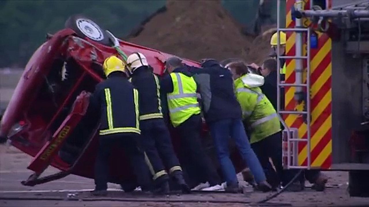 EPIC Barrel Roll stunt! James May\'s 2nd attempt - Top Gear at the Movies