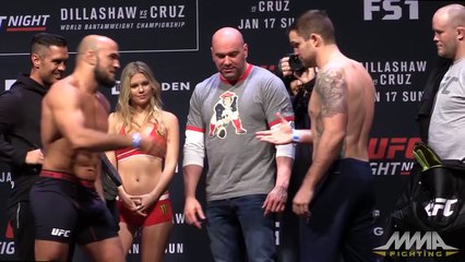 Deux combattants de MMA se font des cadeaux