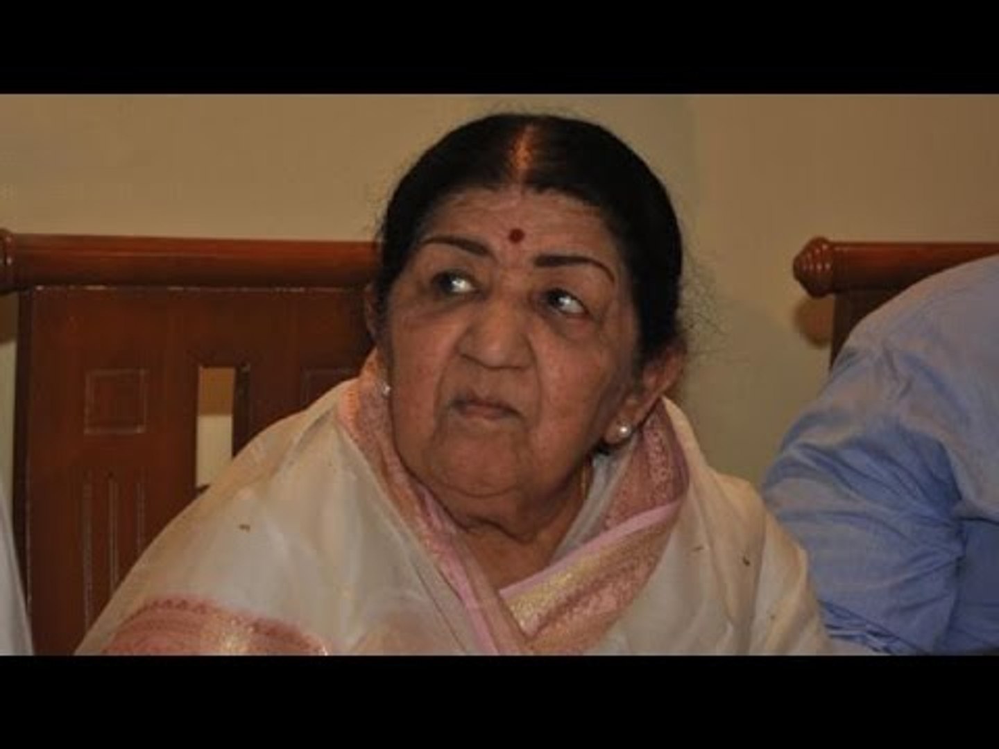 Lata Mangeshkar Press Confrence About Annoucing Name Of Master Deenanath Mangeshkar Puraskar