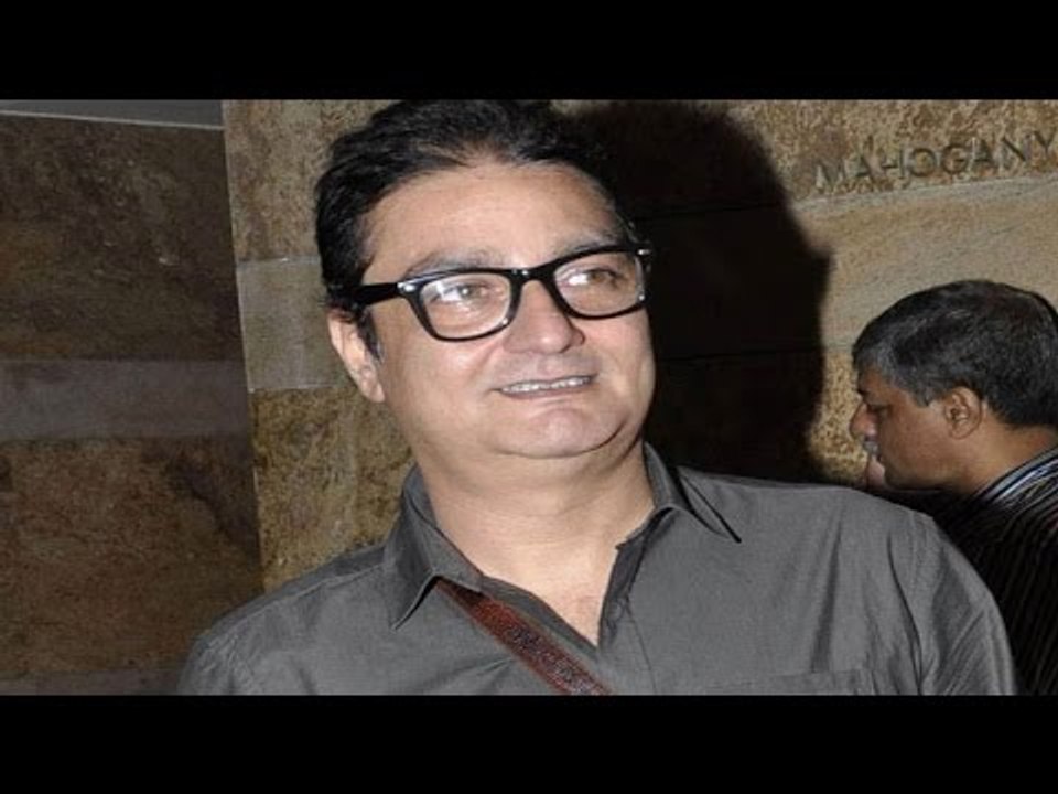 Vinay Pathak Spotted @ Music Launch Of Film 'Kaagaz ke Fools'