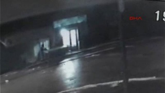 İnegöl Balıkçı Dükkanının Benzin Dökülerek Böyle Yakıldı