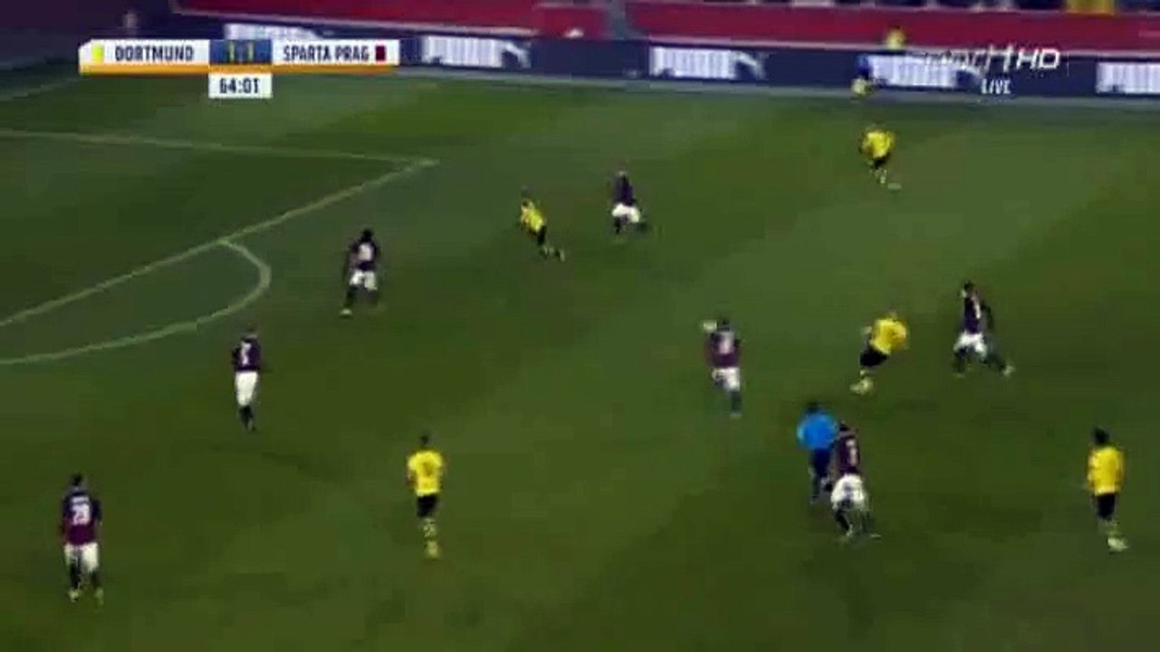 GOAL Pierre-Emerick Aubameyang l - Borussia Dortmund 2-1 Sparta Prague - 19-01-2016