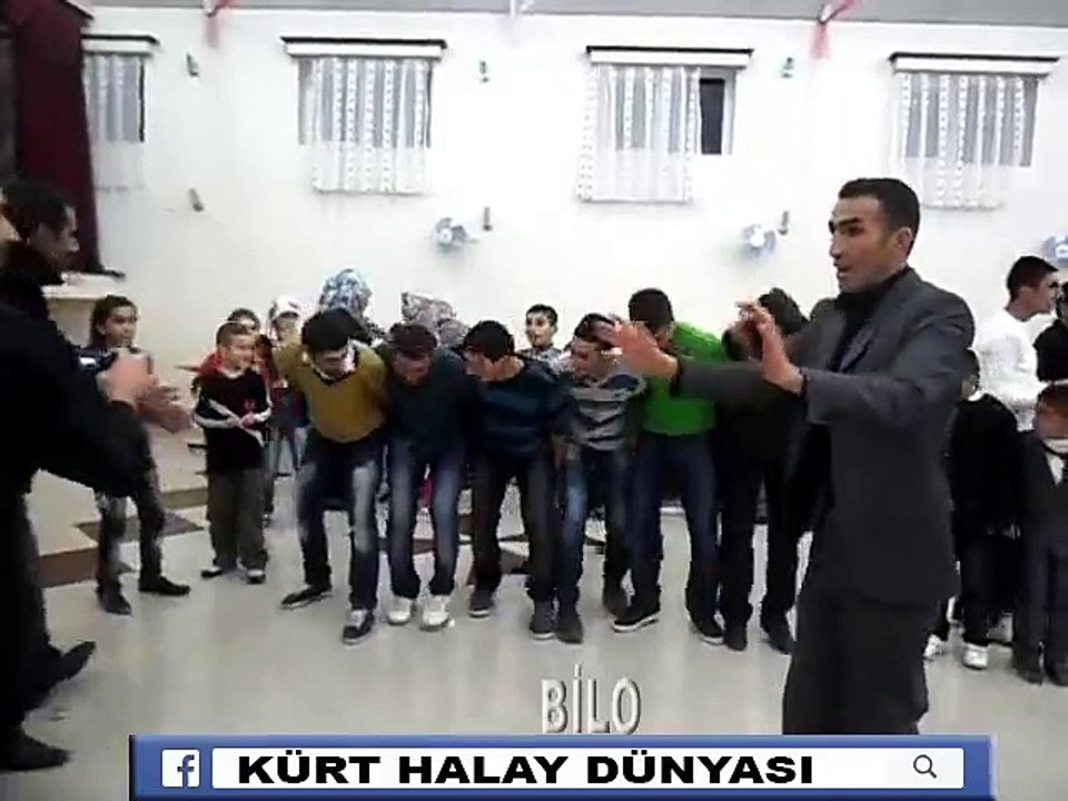 ÇILGIN HALAYCILAR BUNLAR KOPUYORLAR