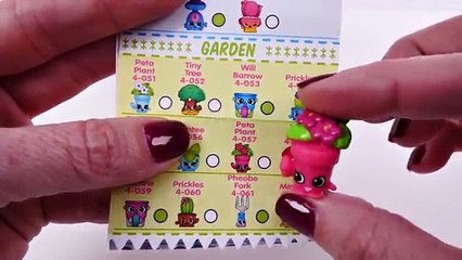 Surprise SHOPKINS Season 4 New PLAY DOH Christmas Tree Egg and Presents