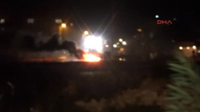 Antalya - Korsan Gösteri Yapan Gruba Polis Müdahale Etti