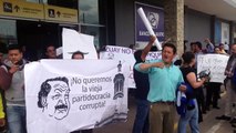 Jaime Nebot fue recibido con protestas en Cuenca