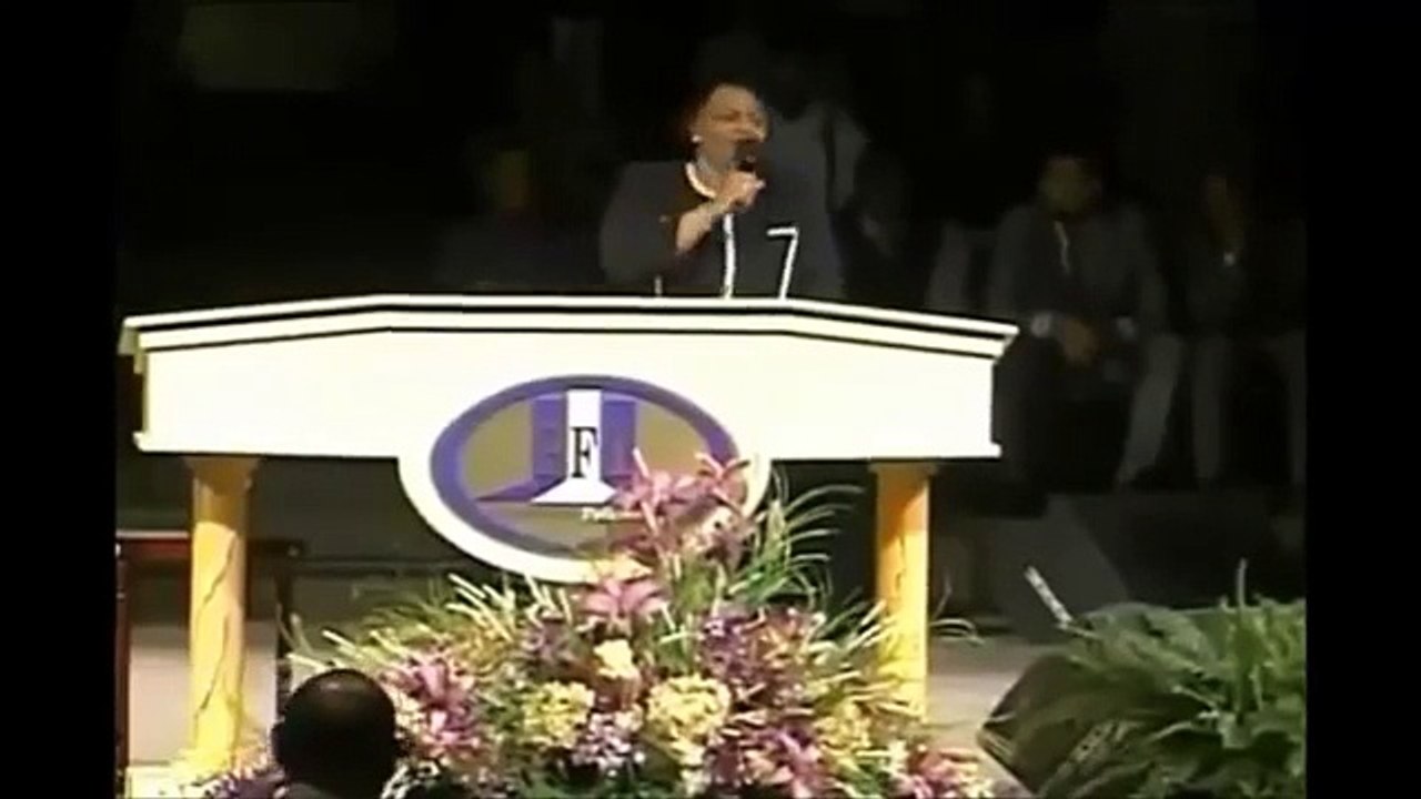 Pastor Jackie McCullough Preaching Holy Convocation 2015