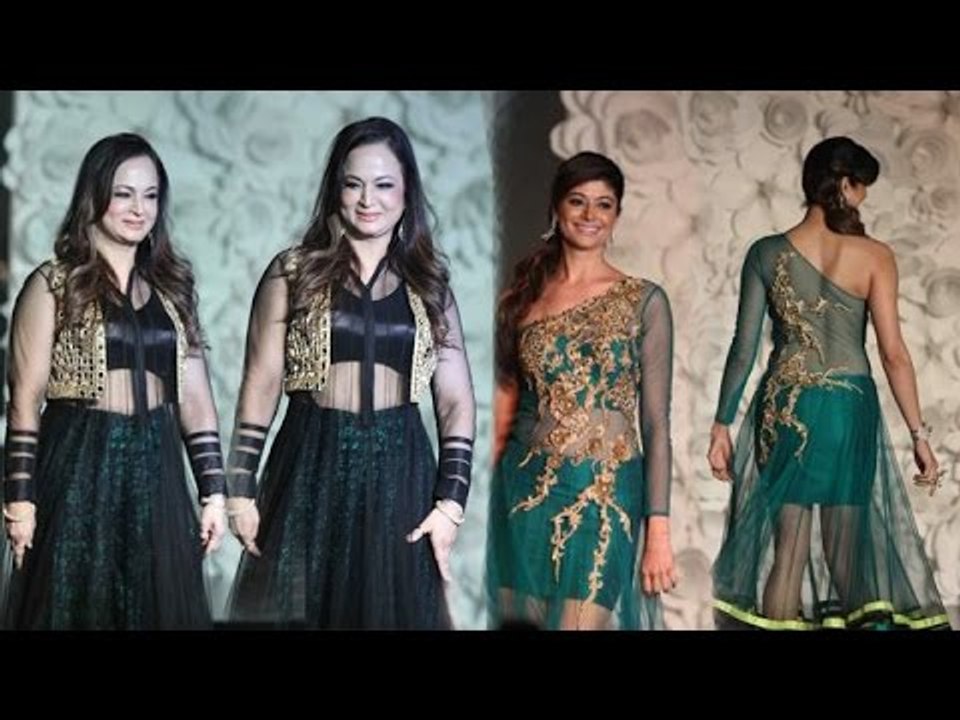 Bollywood Celebs Walk The Ramp @ First Look Launch Of Documentary Main Tamanna