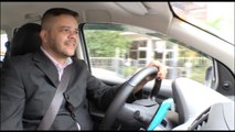 Nueva estrategia para vencer a Uber en Brasil: Taxistas alegres, de traje y uñas limpias