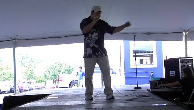 Don Adams sings 'Don't Be Cruel' Elvis Week 2008