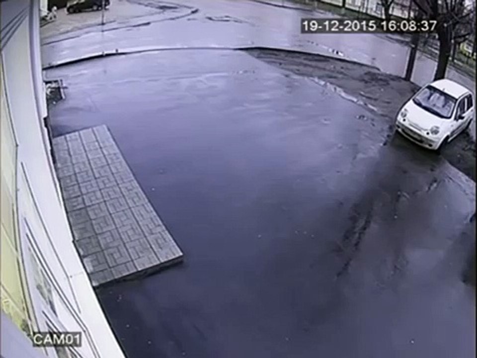 LiveLeak - Flying Opel