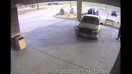 LiveLeak - Old man upset about bill, smashes his truck through lobby
