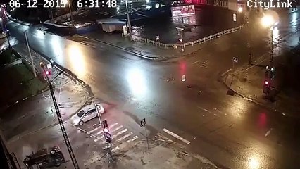 LiveLeak - Police Chase Ends In Hard Crash