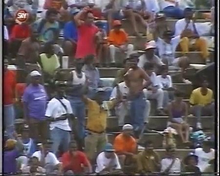 Famous cricket fight- CURTLY AMBROSE vs STEVE WAUGH- Trinidad 1995 3rd test.Rare cricket video