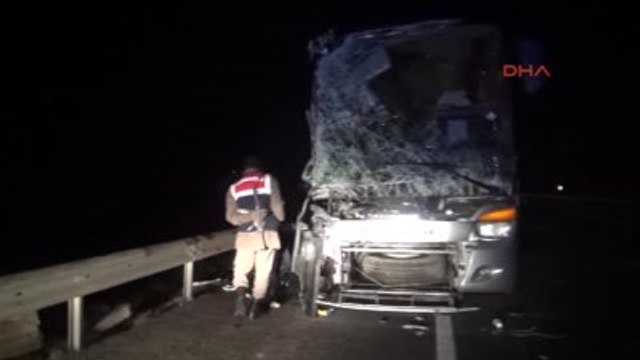 Eskişehir- Otobüs Tır'a Yandan Çarptı: 14 Yaralı