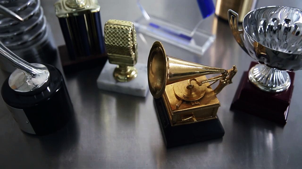 Whats Inside Adeles Pockets