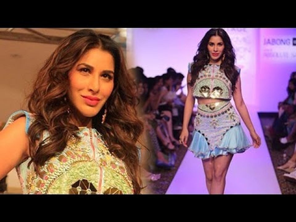 Sophie Choudry Walks For 'Papa Don't Preach' By Shubhika | Lakmé Fashion Week