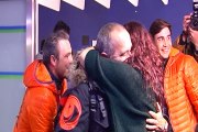 Emocionante recibimiento a los bomberos de Lesbos