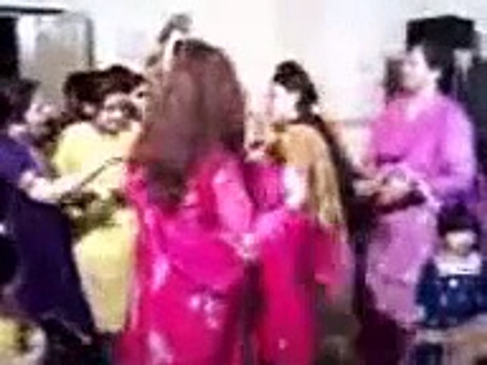 dance at pakistani wedding p1