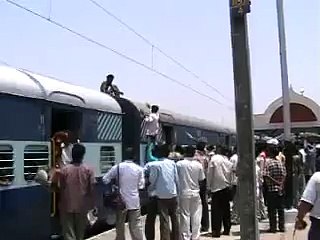 Man Got Electricity Shock On The Roof Of train. A Very Shocking Video