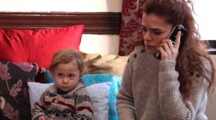 Özge Özpirinçci'ye, "Solo Türk"lü Telefon Kılıfı Uyarısı