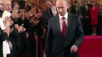 Vladimir Putin walks with a gunslingers gait, in which his right arm has little swing