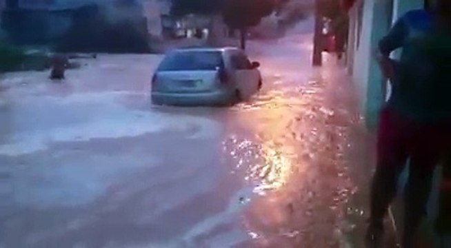 Chuva alaga ruas de São Gabriel da Palha