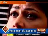 Abhi ko Mile Tanu ke Bad room se Nikhil ke Love Card jis se Abhi ne Li Tanu ki Claas 20 January 2016 Kumkum Bhagya