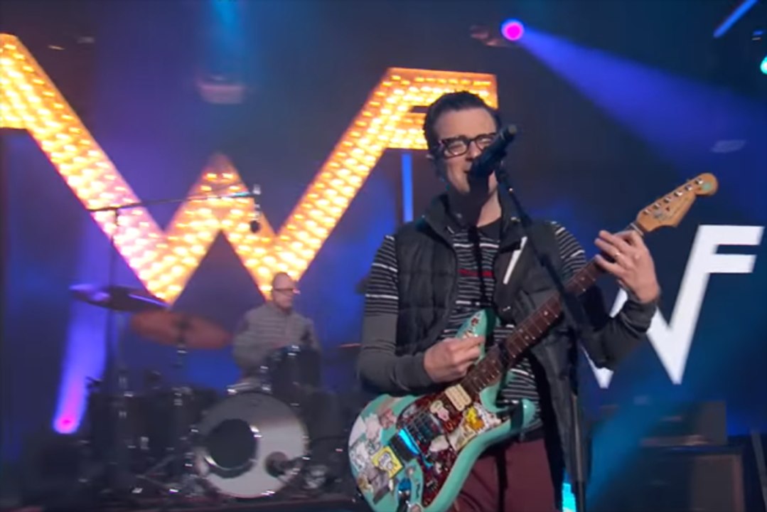 Weezer :  Do You Wanna Get High (Live 2016)