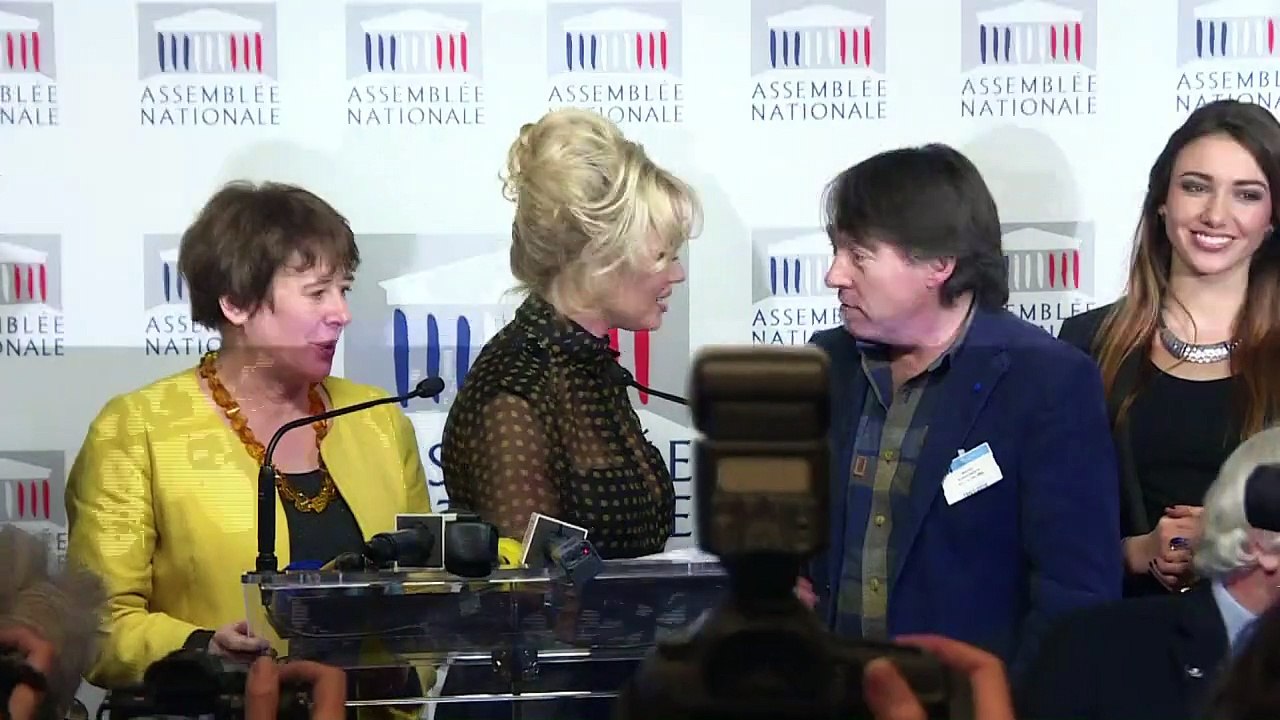 Pamela anderson sagt "igitt" zur stopfleber