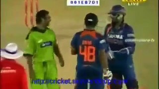 Shoaib Akhtar abusing to Harbhajan Singh in Punjaabi (Punjabi Gaalian) - Asia Cup 2010 .Rare cricket video