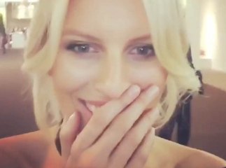 Exclu Vidéo : Karolina Kurkova : En mode séduction, elle fait des ravages !