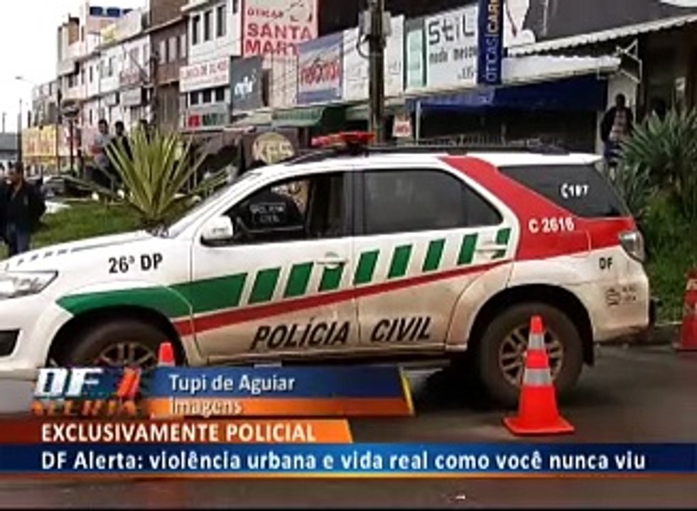 ESTENDIDO NO CHÃO