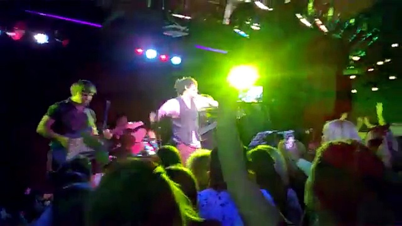 «Подруга» (на бис) А.Бон (Москва, «16 тонн», 30.08.2015) (Баркевич Елена)