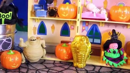 PEPPA PIG\'s Halloween HAUNTED HOUSE Surprise Toys Video Pumpkins Toypals.tv