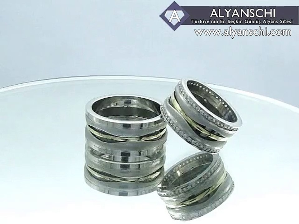 Orta Kısmı Siyah Rodyum Gümüş Alyans