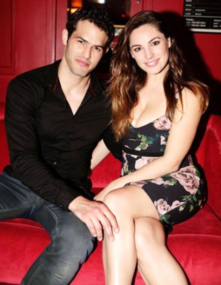 Kelly Brook'tan Nefes Kesen Fotoğraflar
