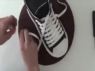Watch how to make Sneaker cake