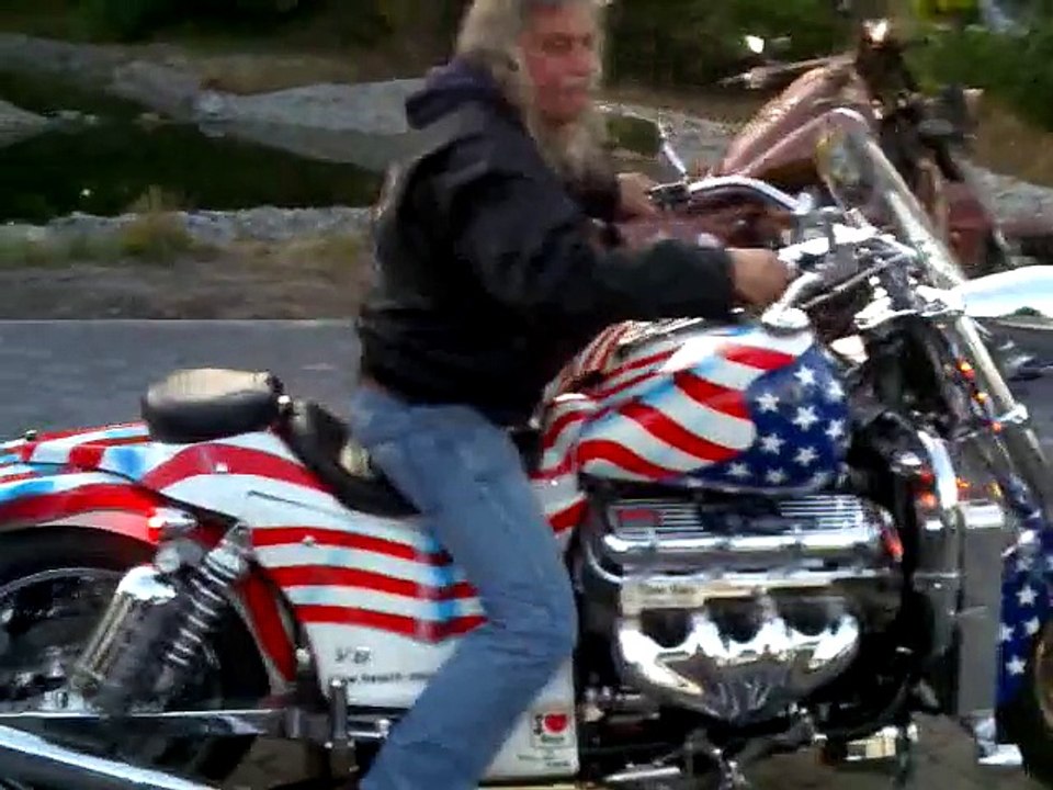 V8-Power Boss Hoss (Bike Ride)