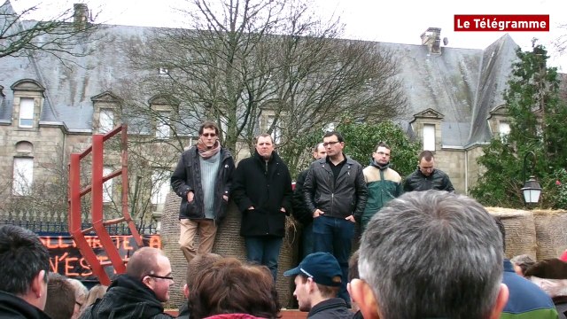 Quimper. Colère des agriculteurs : des bottes dans les jardins de la préfecture