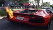 Un voiturier met le feu au moteur d'une Lamborghini Aventador