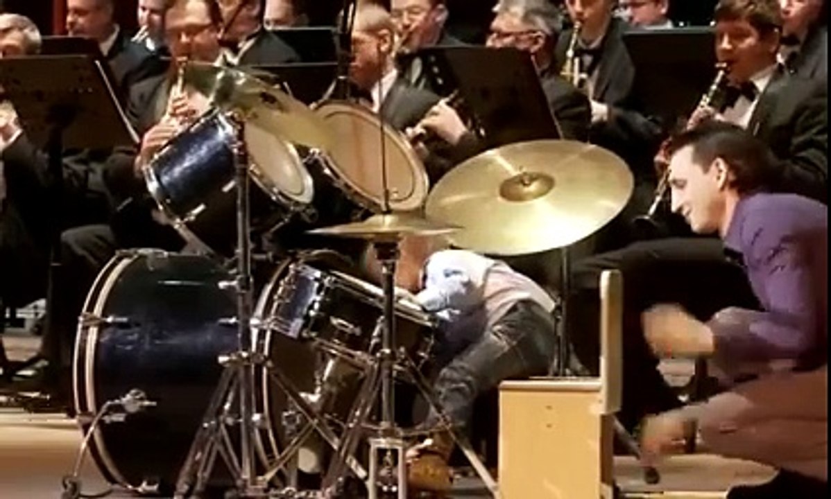 World's youngest Drummer, must watch...he is good..!!!