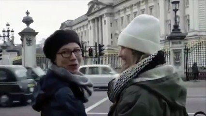 Crazy Buckingham Palace naked man video!!!