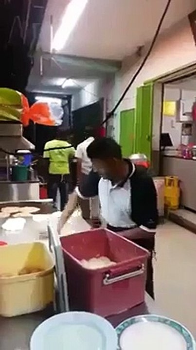 Danse avec la pate la pizza!