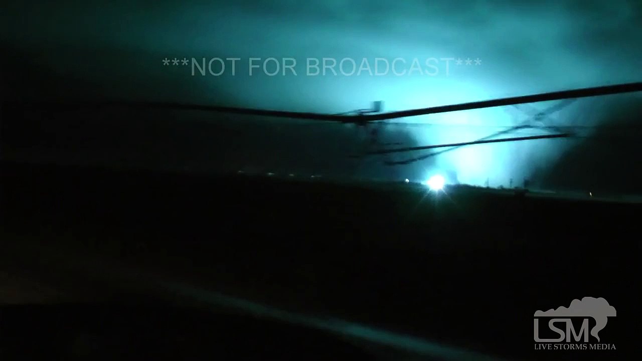 11-16-15 MASSIVE Pampa, Texas WEDGE Tornado & Explosions!