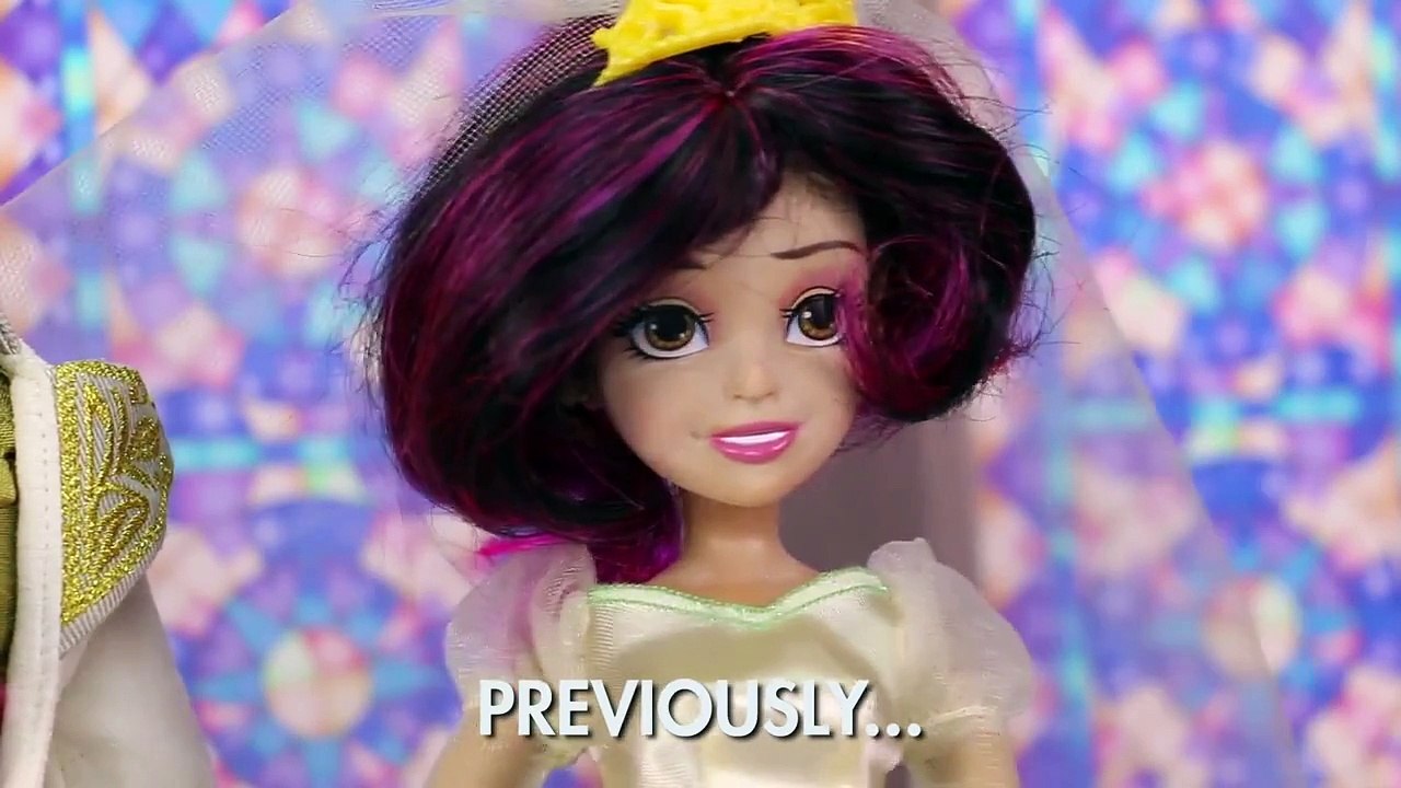 Descendants Ben Saves Mal from Jail after Audrey and Mal Switch Places. DisneyToysFan