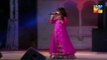 Girls Dancing When Mika Singh Started Singing Abrar-ul-Haq Songs
