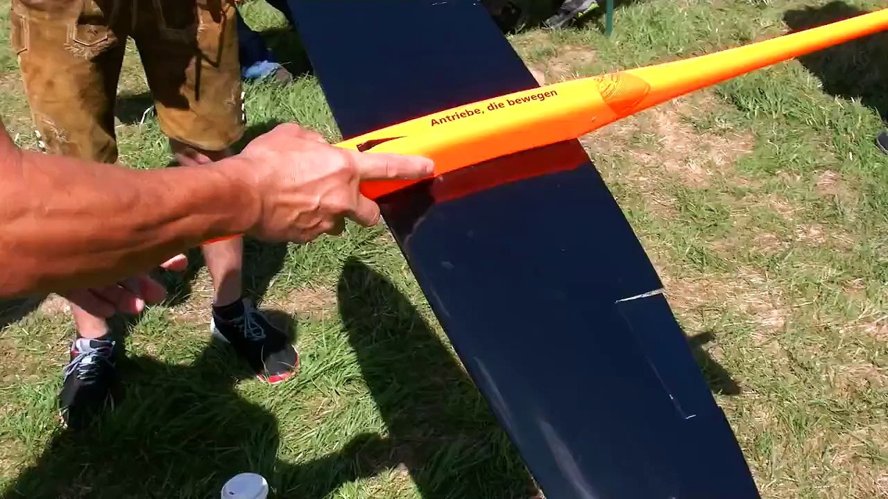 423 KMH 263 MPH 8S RC SPEEDER 1200KV 7X9 SPEED WORLD RECORD ATTEMPT BALLENSTEDT JULY 2015