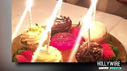 Gigi Hadid Flaunts Zayn Malik Relationship on Phone Lock Screen! (FULL HD)