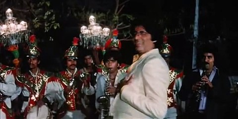 De de pyaar de - Sharaabi - Amitabh Bachchan- Full Video Song